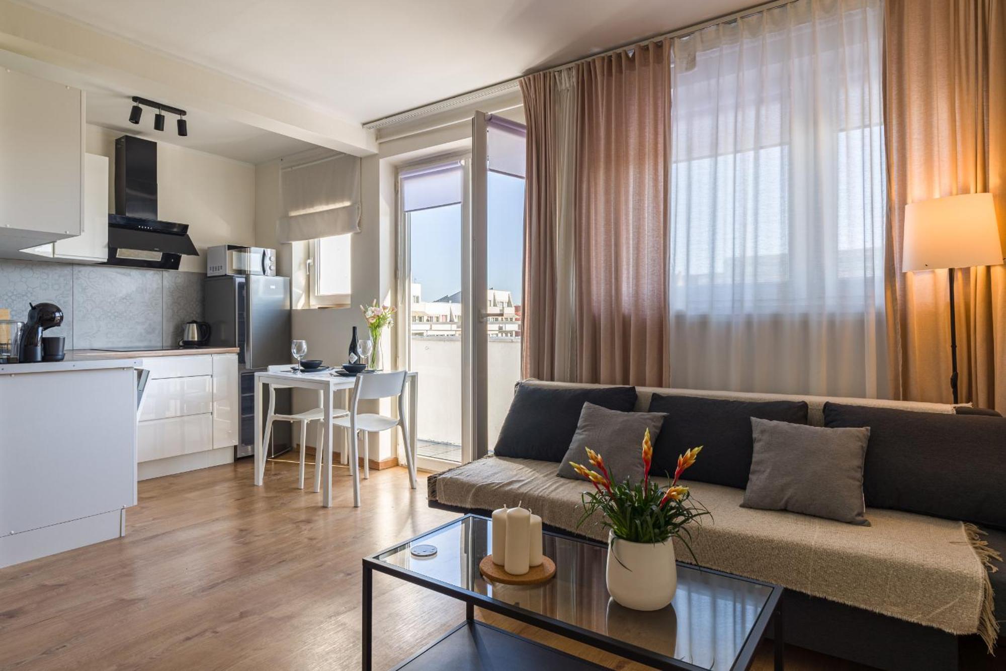 Apartment Old Town - Balcony, Location - By Rentujemy