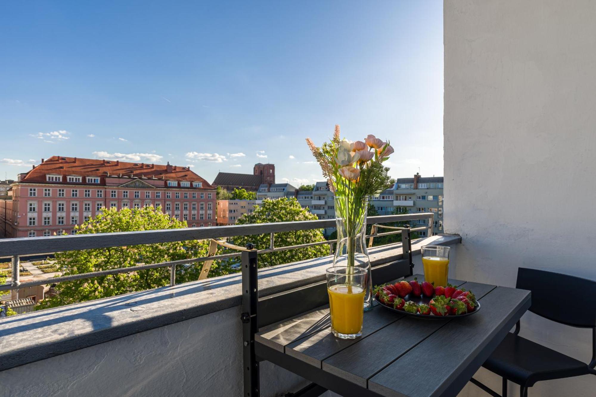 Old Town - Balcony, Location - By Rentujemy